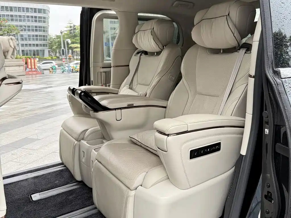 Lexus LM — миниатюра 6