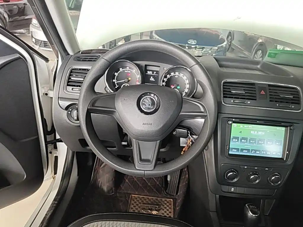 Skoda Yeti — миниатюра 11