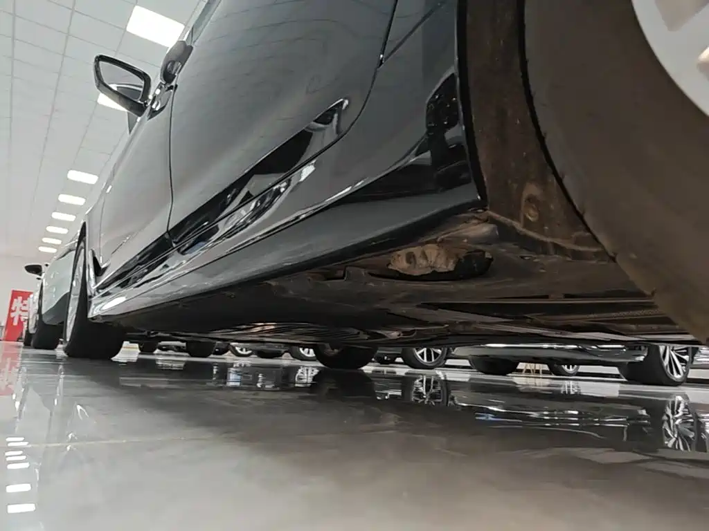 BMW 5 Series — миниатюра 22
