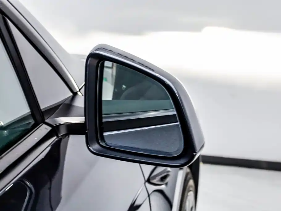 Tesla Model Y — миниатюра 23