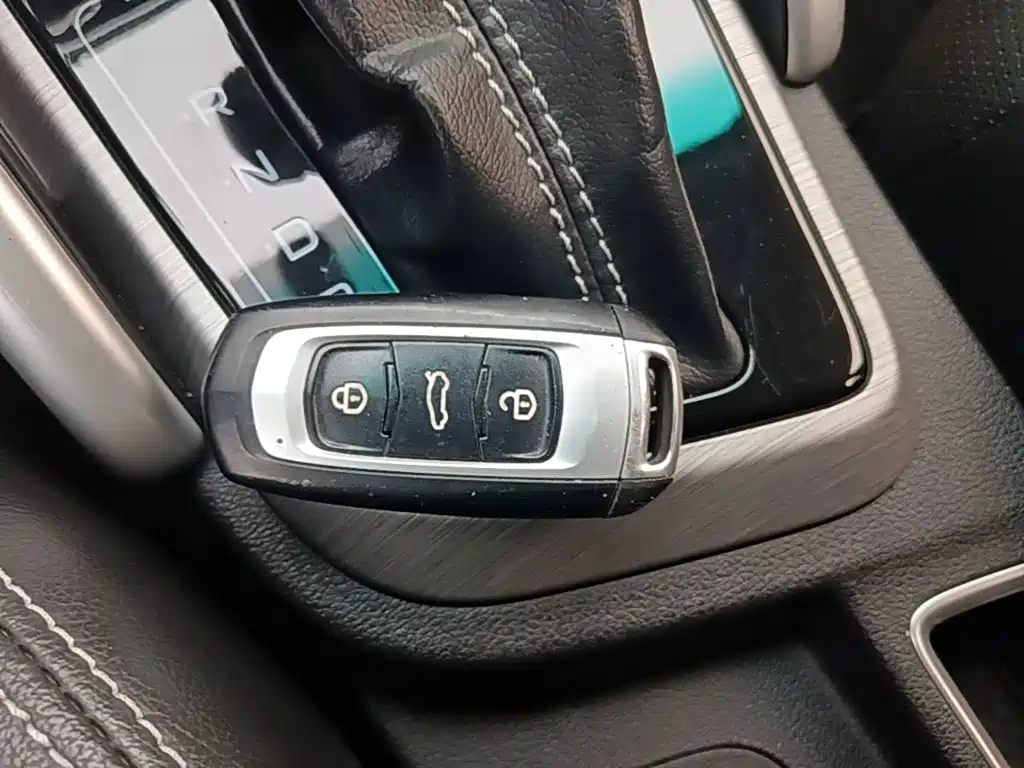 Geely Vision X3 — миниатюра 9
