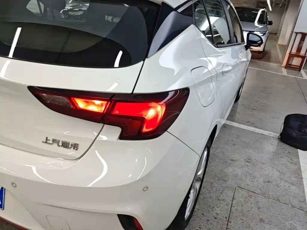 Buick Verano — миниатюра 8