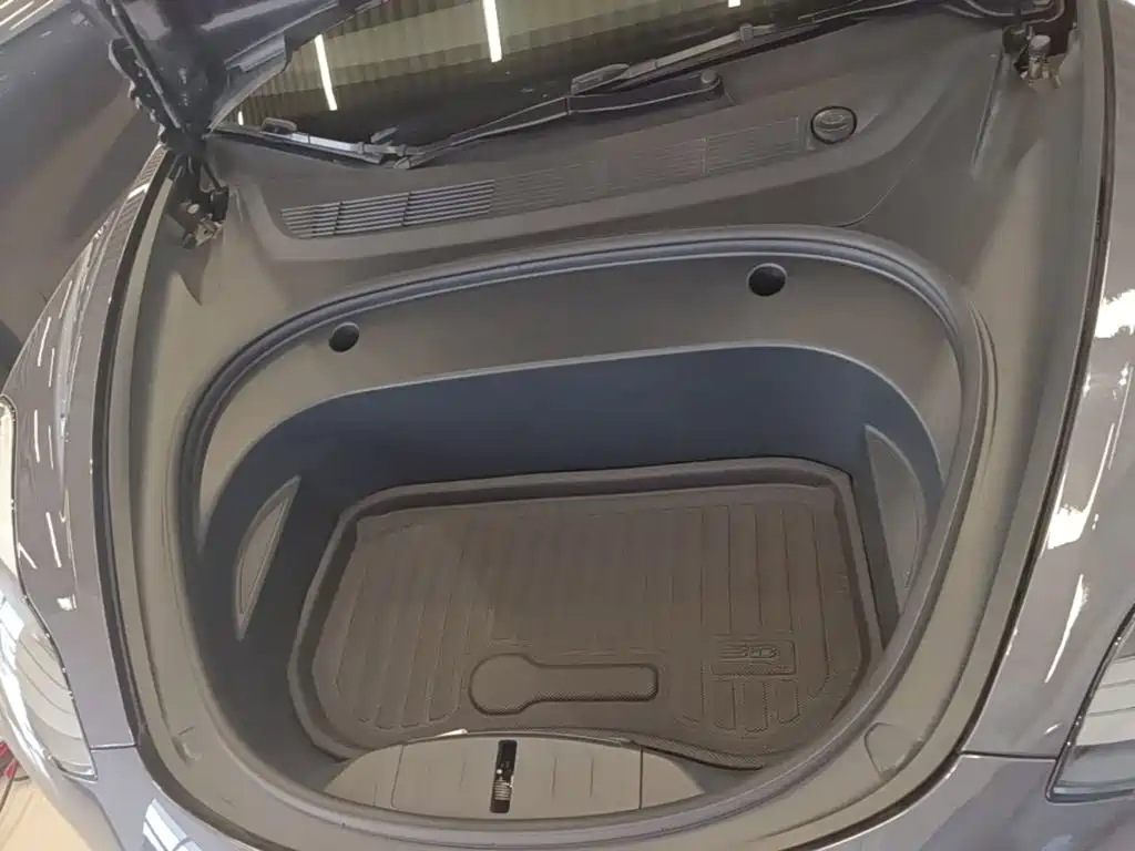 Tesla Model 3 — миниатюра 20