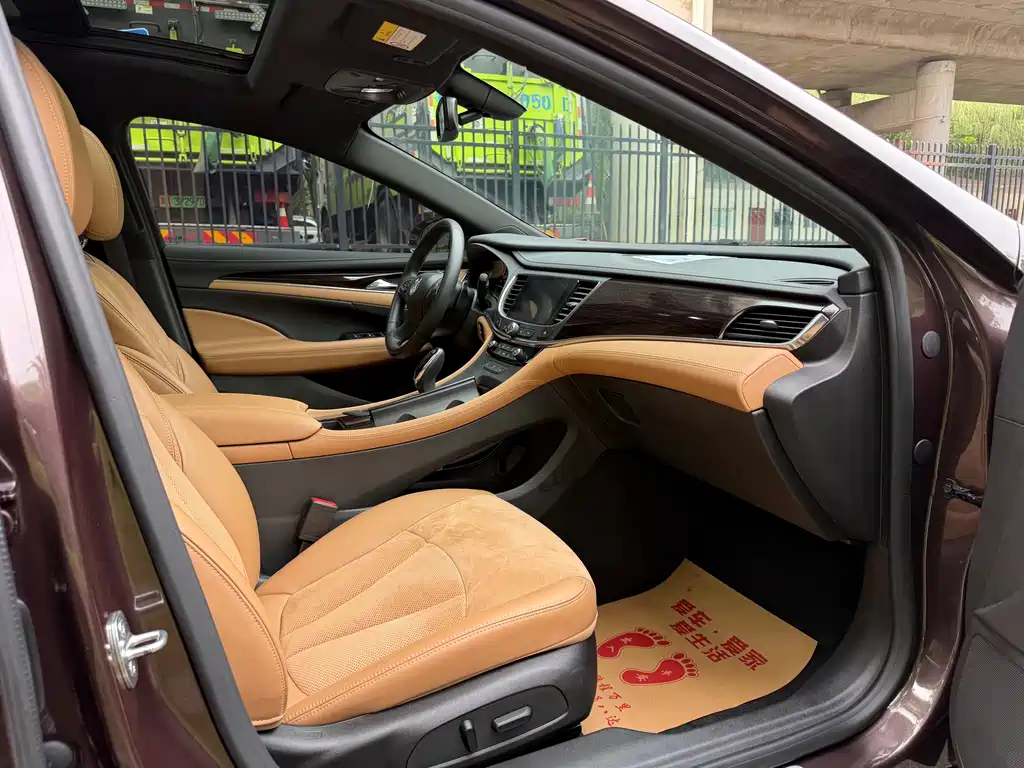 Buick LaCrosse — миниатюра 10