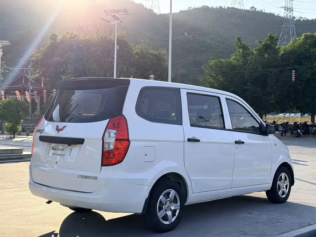 Wuling Hongguang — миниатюра 7