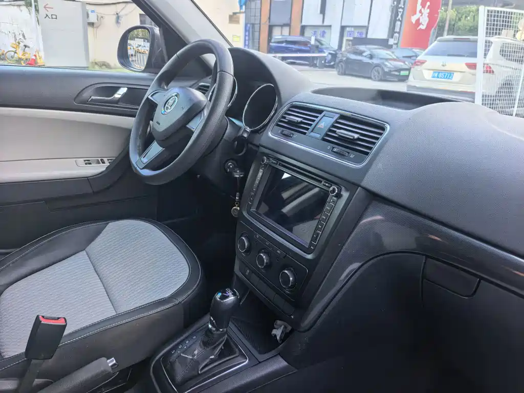 Skoda Yeti 1.4TSI DSG Innovation Edition, фото 10
