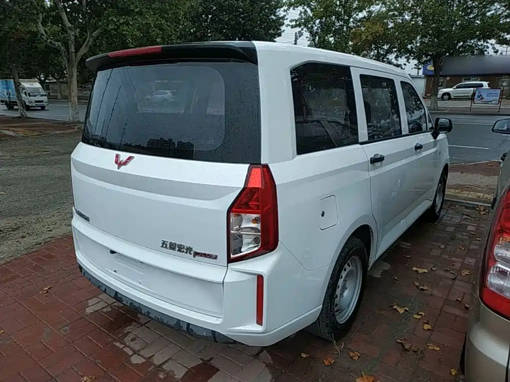 Wuling Hongguang PLUS — миниатюра 7