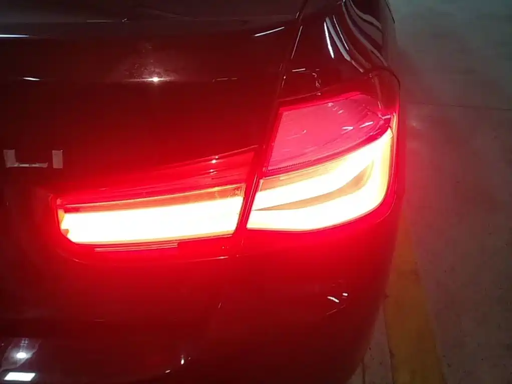 BMW 3 Series — миниатюра 8