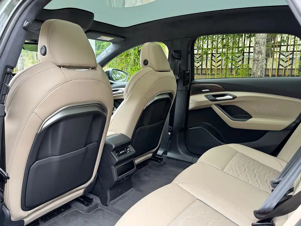 Audi A6L e-tron 2026 Smart Drive