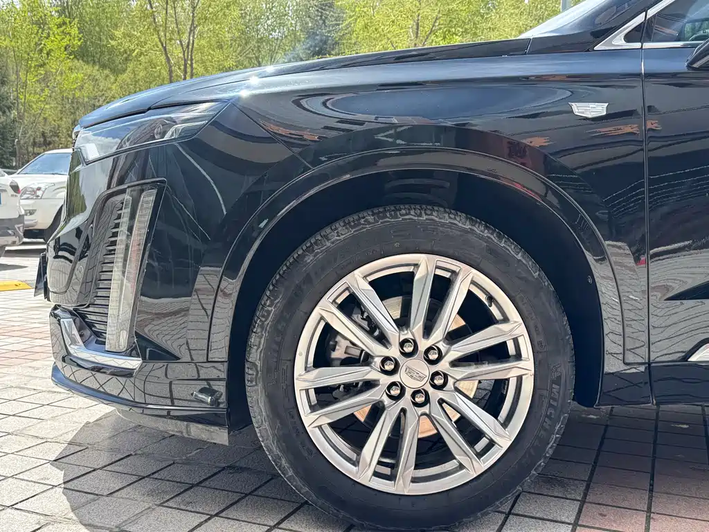 Cadillac XT6 2022 2.0T мест Luxury