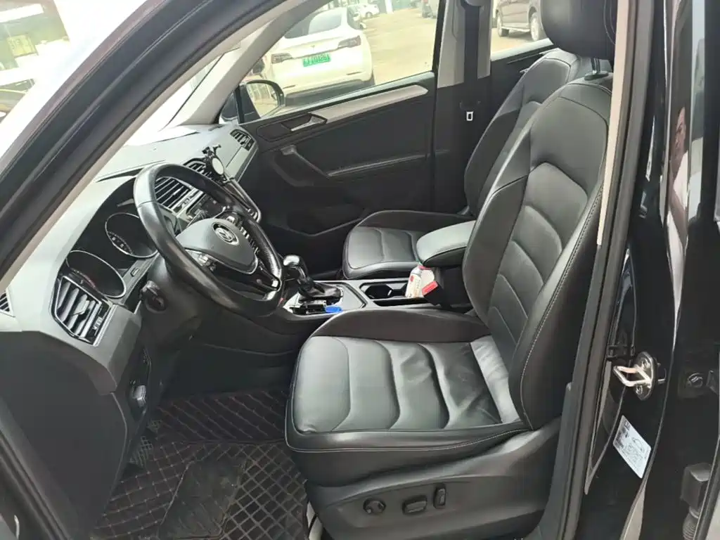 Volkswagen Tiguan L — миниатюра 15