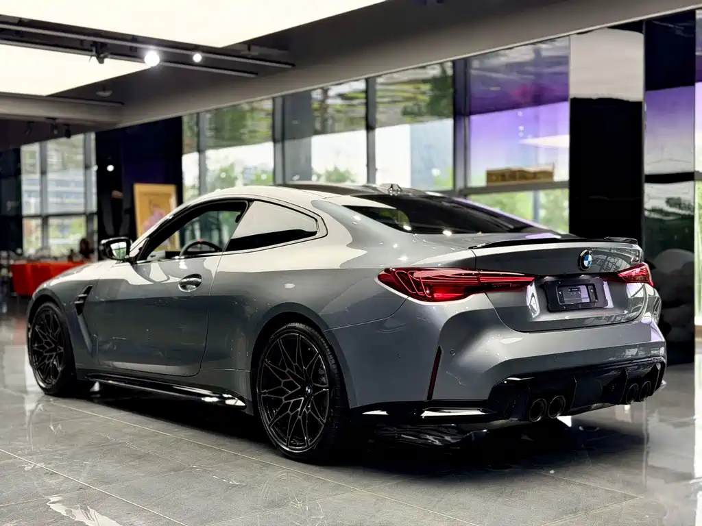 BMW M4 — миниатюра 6
