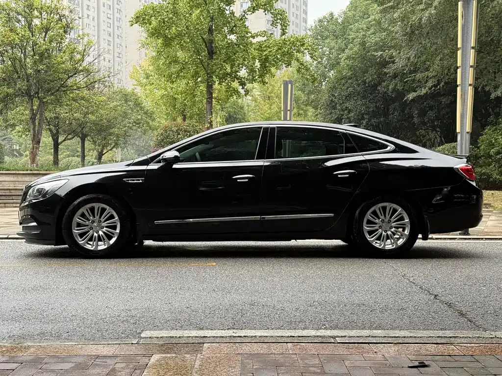 BUICK LACROSSE