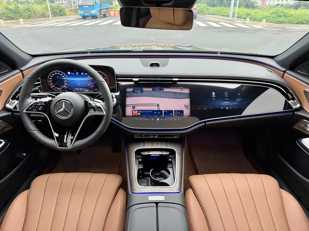 Mercedes-Benz E-Class — миниатюра 3