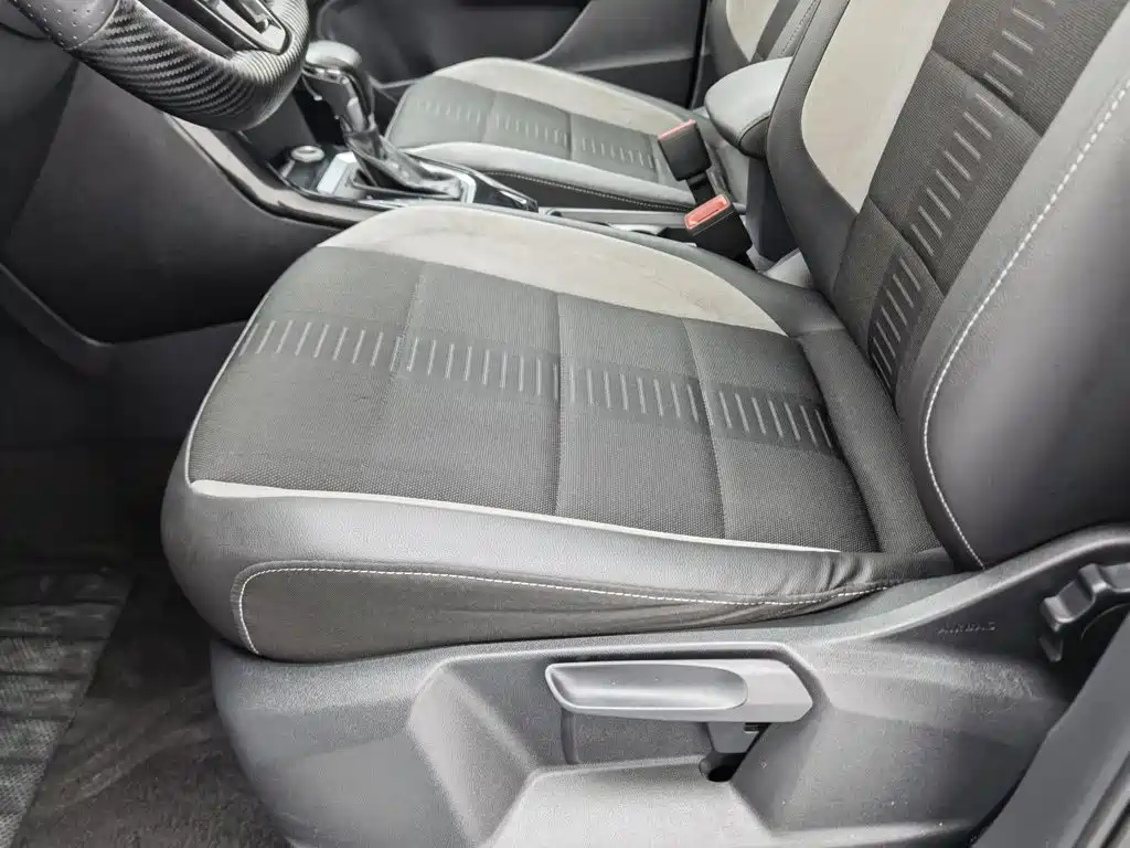 Volkswagen T-Roc — миниатюра 20