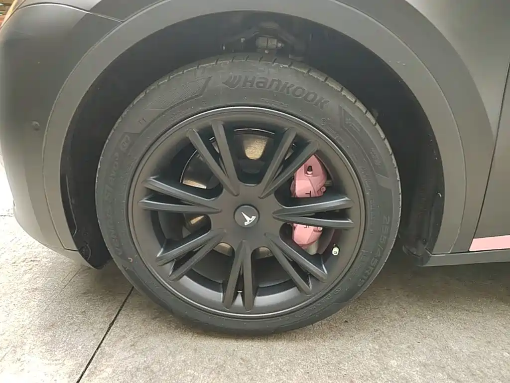 Tesla Model Y — миниатюра 23