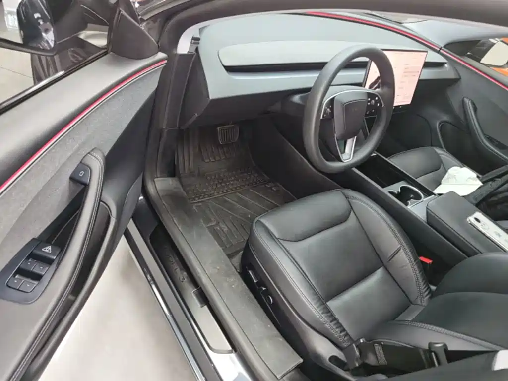 Tesla Model 3 — миниатюра 16