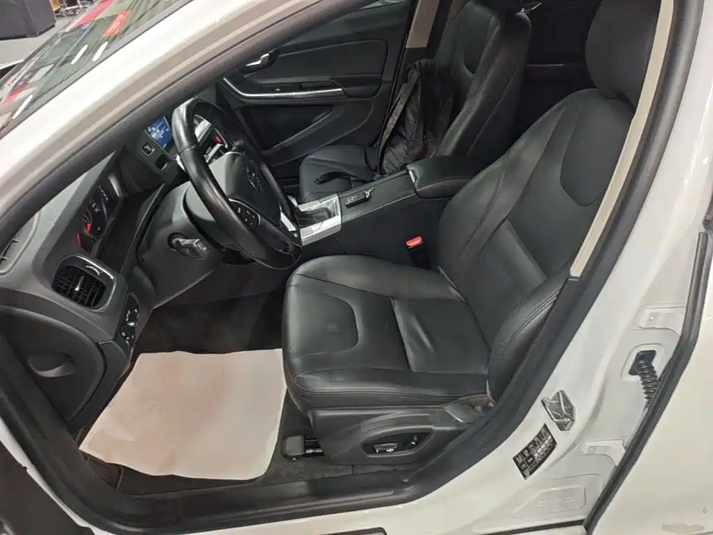 Volvo S60 — миниатюра 15