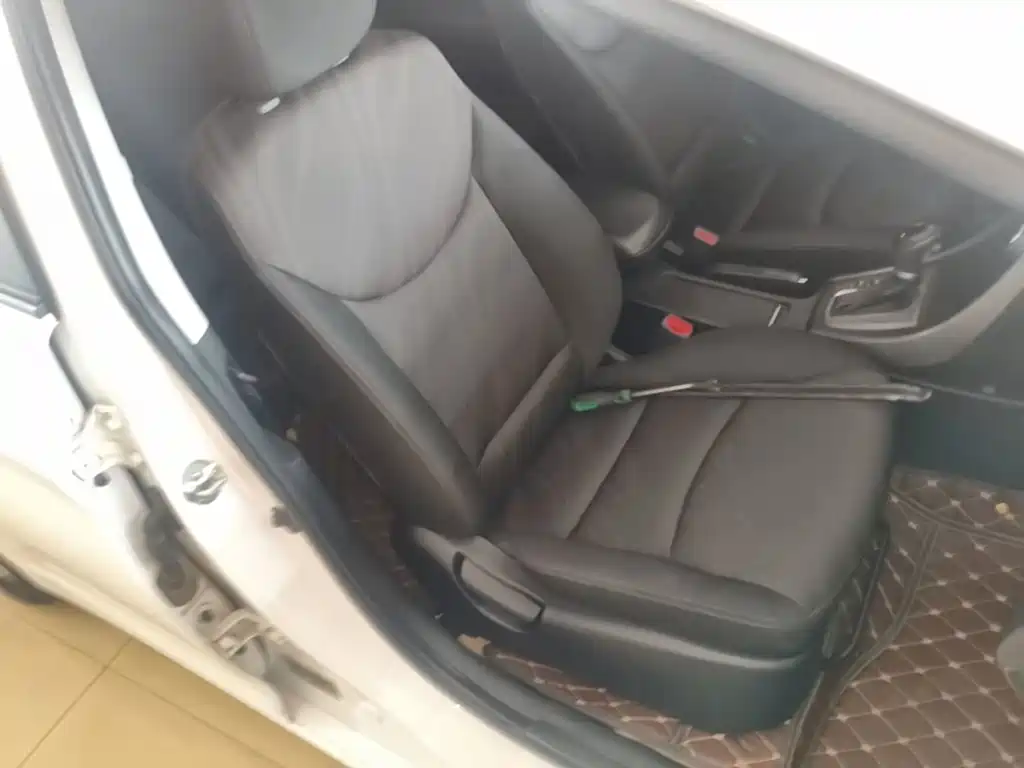 Hyundai Elantra Langdong — миниатюра 25