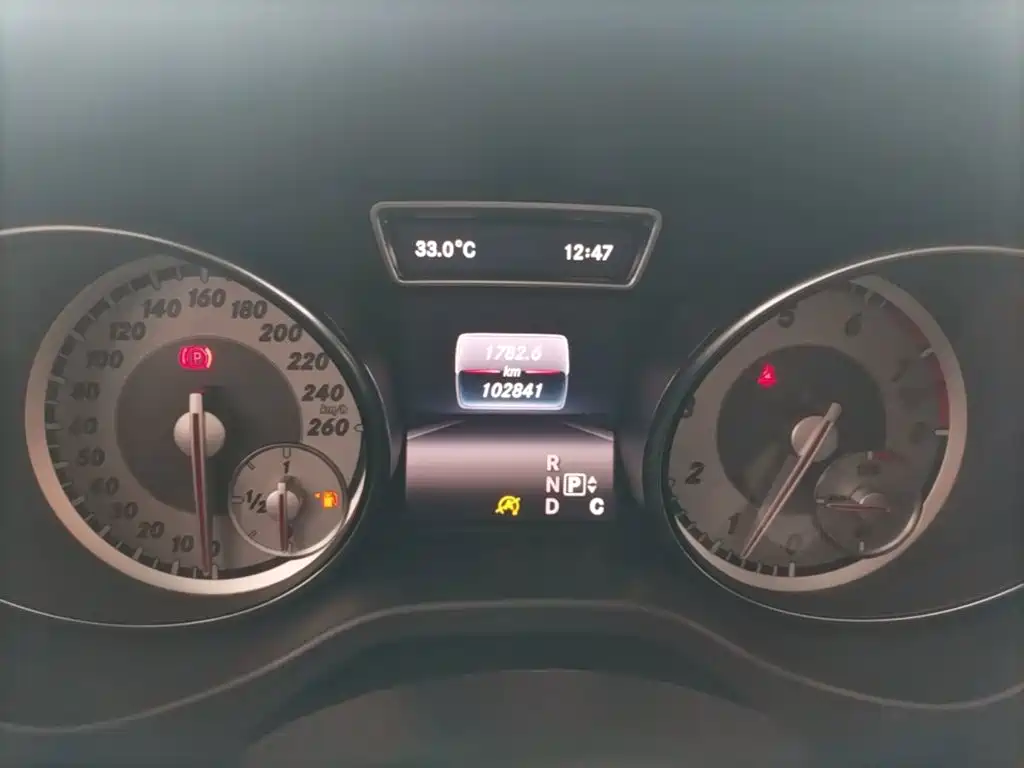 Mercedes-Benz GLA — миниатюра 12
