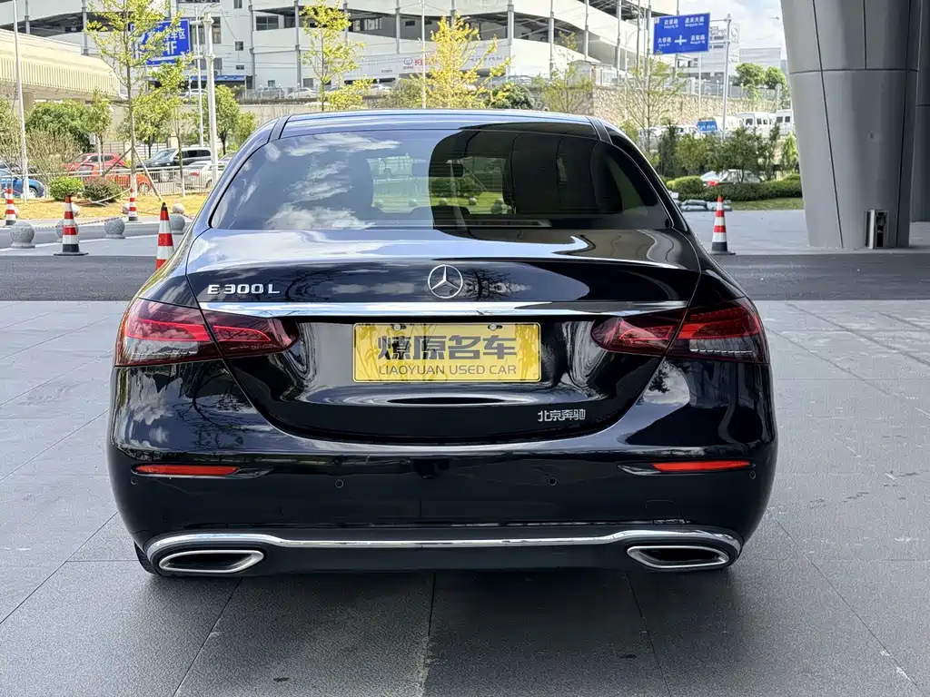 Mercedes-Benz E-Class — миниатюра 6