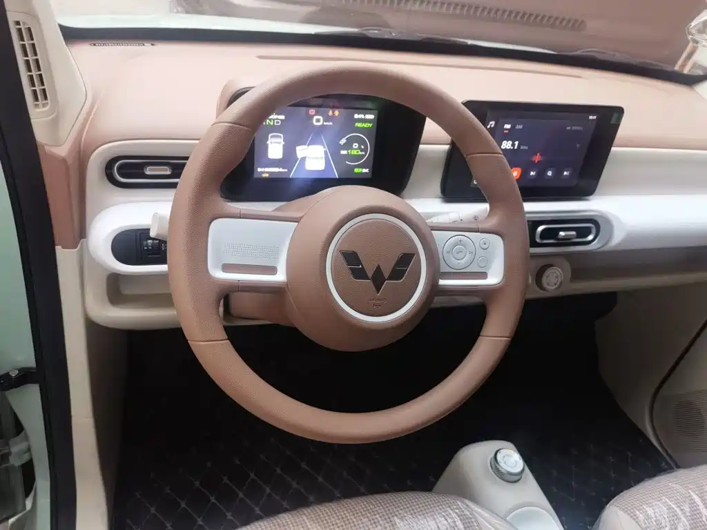 Wuling MINIEV — миниатюра 6