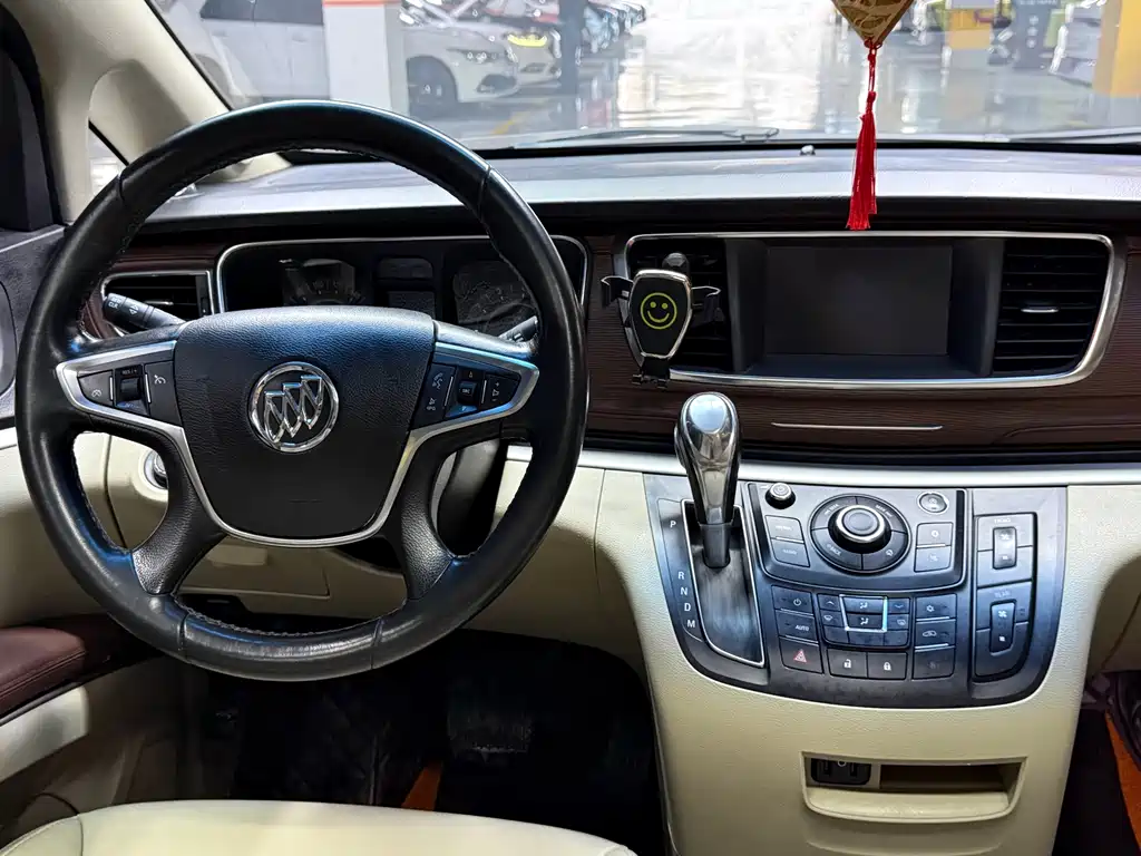 Buick GL8 — миниатюра 16