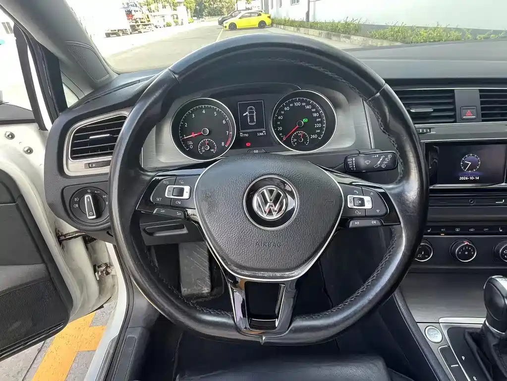 Volkswagen Golf — миниатюра 13