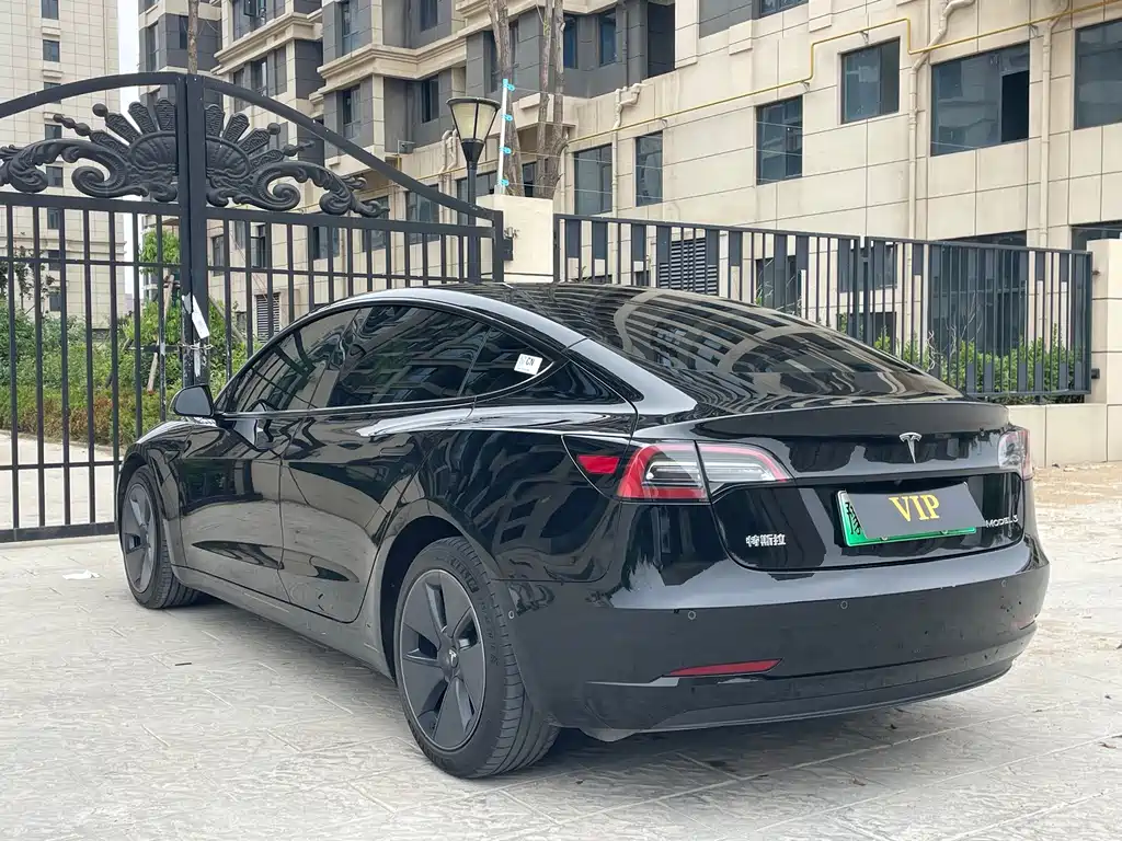 Tesla Model 3 — миниатюра 9