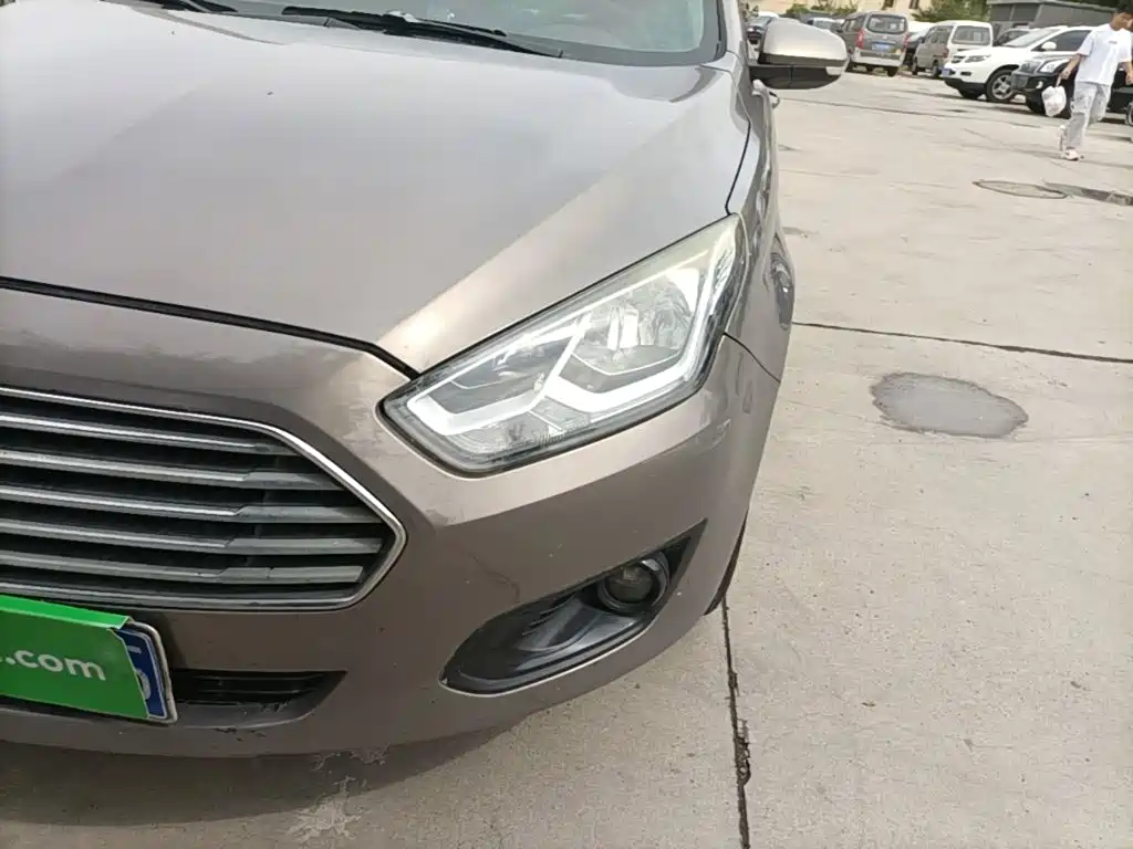 Ford Escort — миниатюра 24