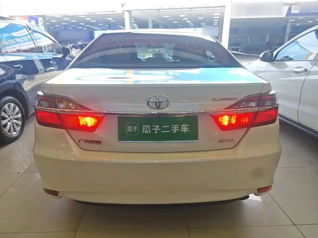 Toyota Camry — миниатюра 6