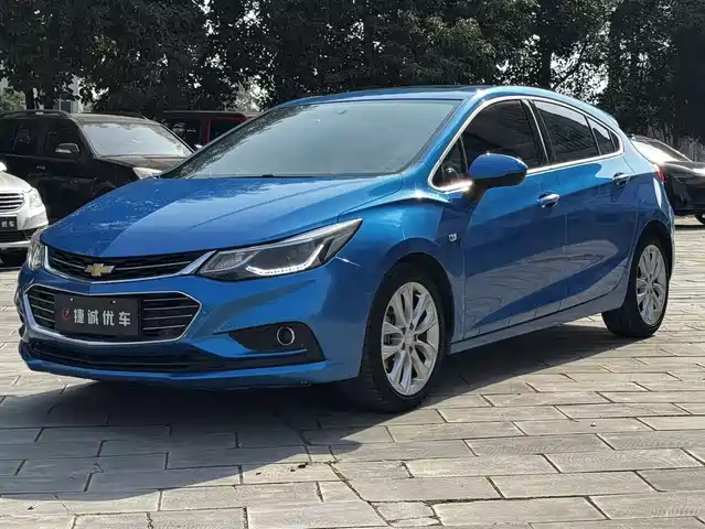 CHEVROLET CRUZE 2017