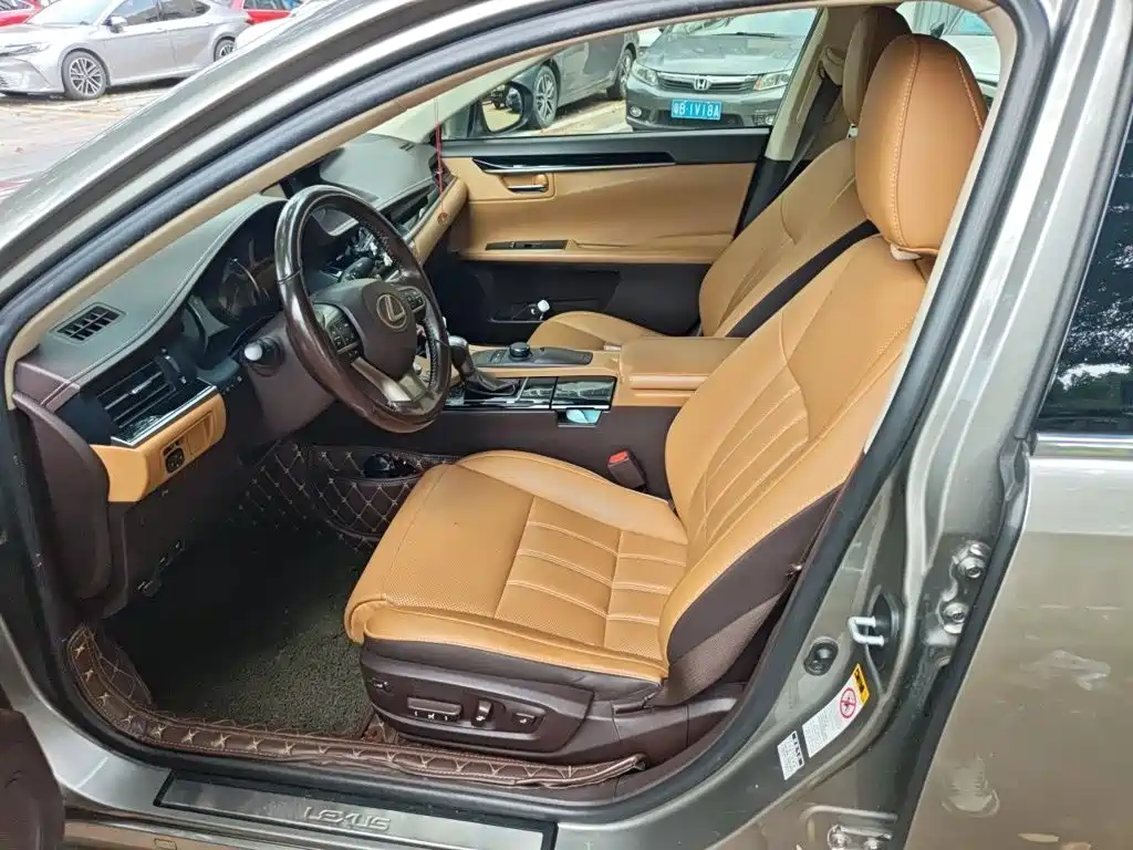 Lexus ES — миниатюра 11