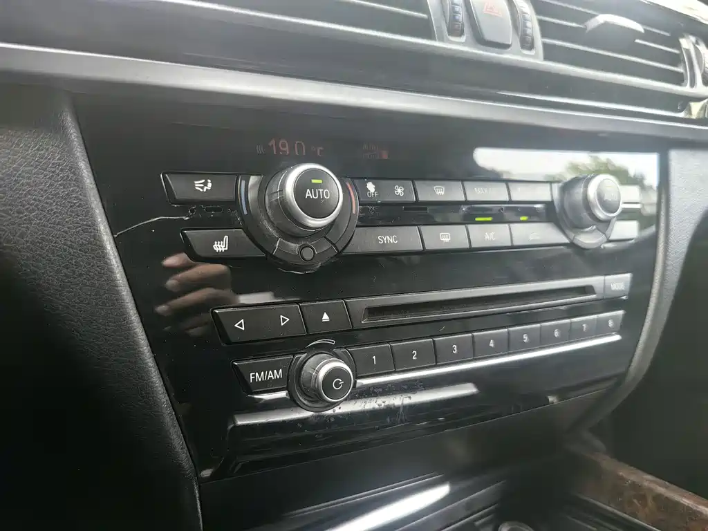 BMW X5 (Import) — миниатюра 11