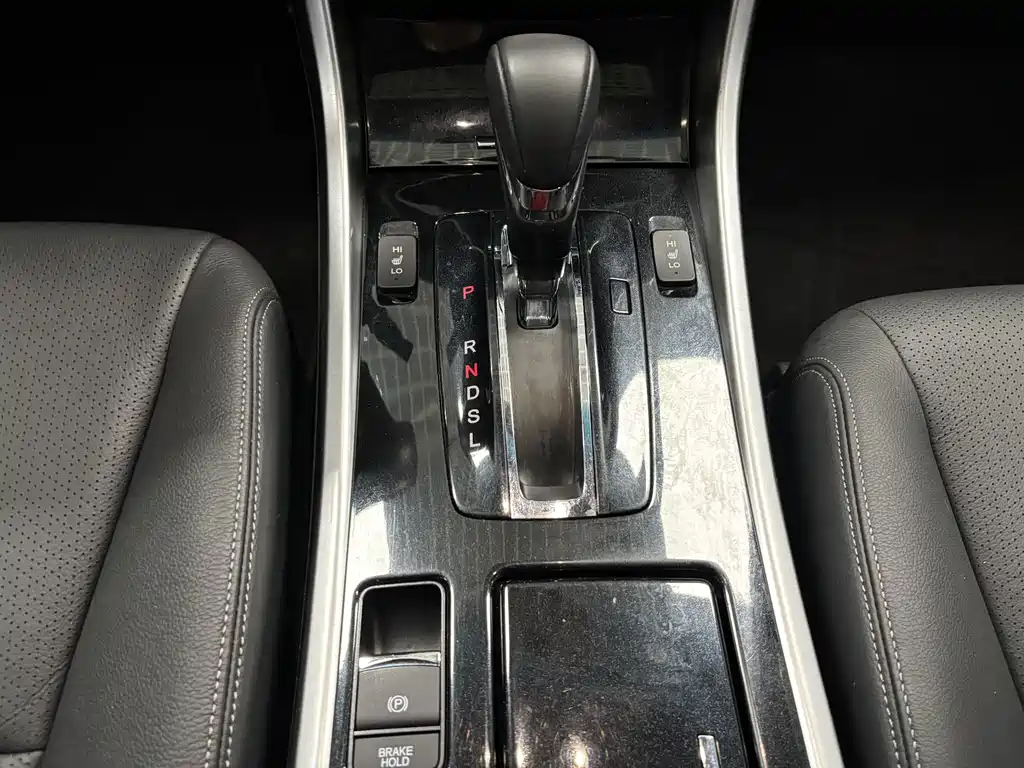 Honda Accord — миниатюра 20