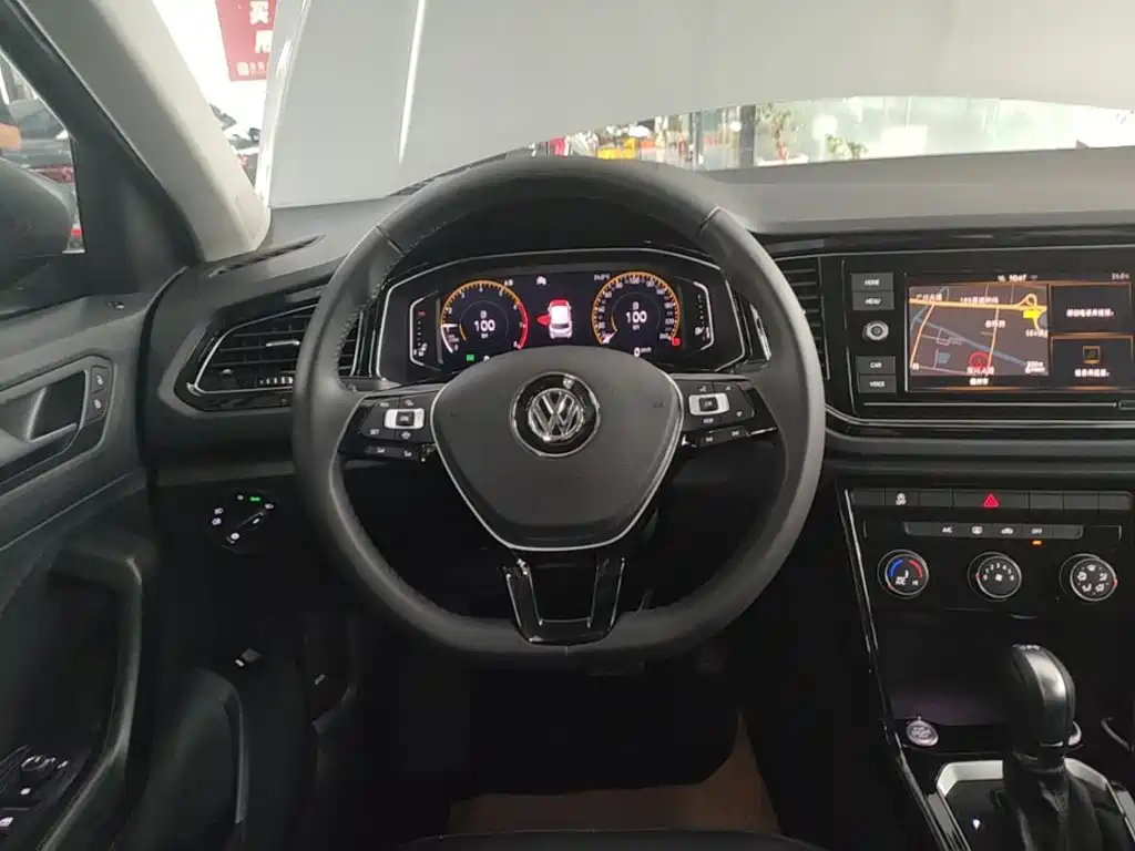 Volkswagen T-Roc — миниатюра 11