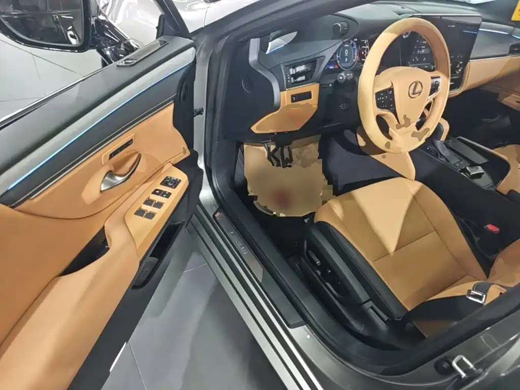Lexus ES — миниатюра 12