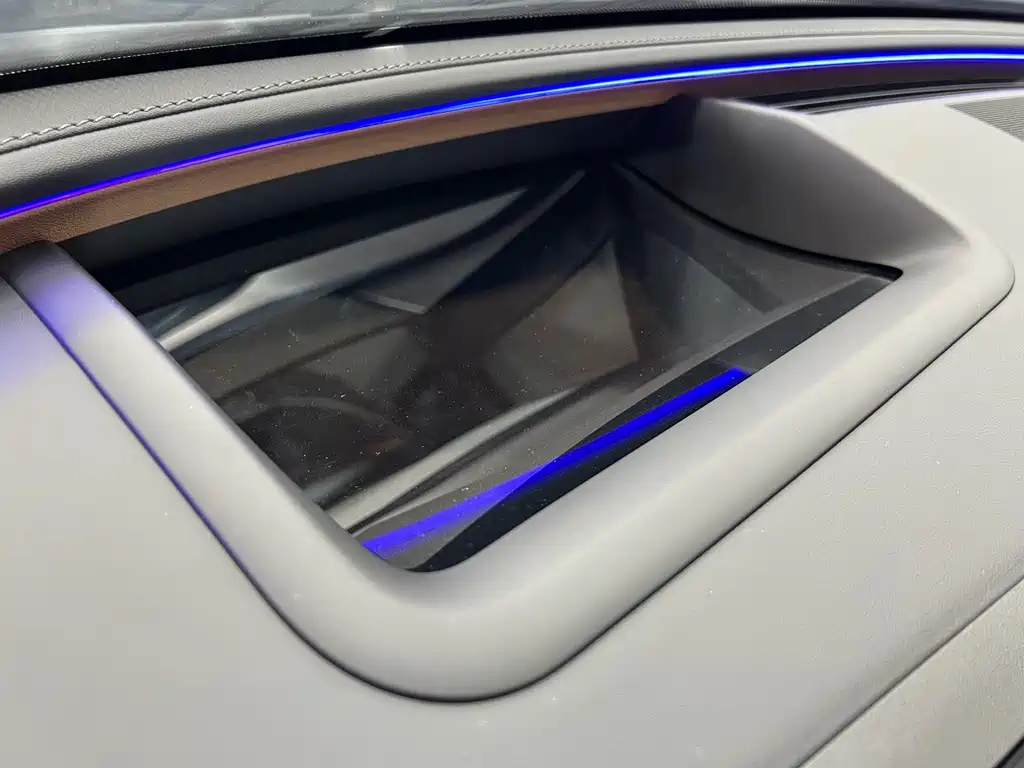 Mercedes-Benz E-Class — миниатюра 5