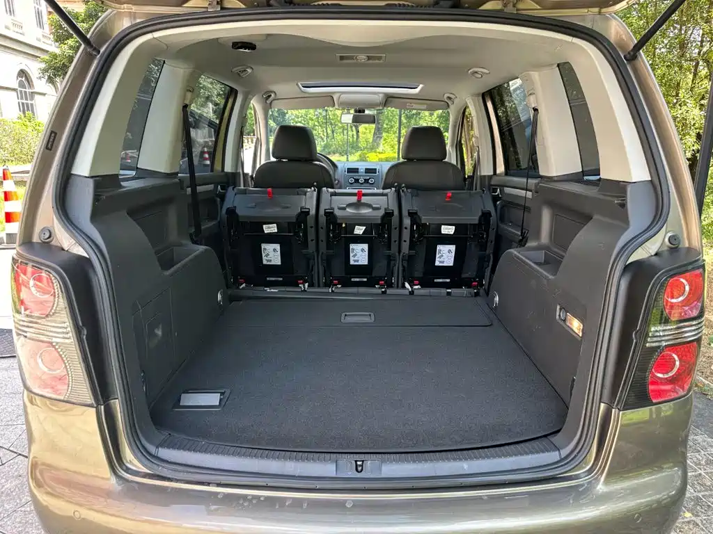 Volkswagen Touran — миниатюра 14