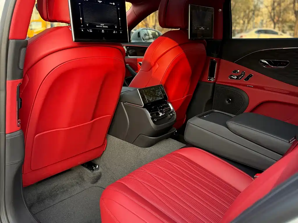 Bentley Flying Spur PHEV — миниатюра 19