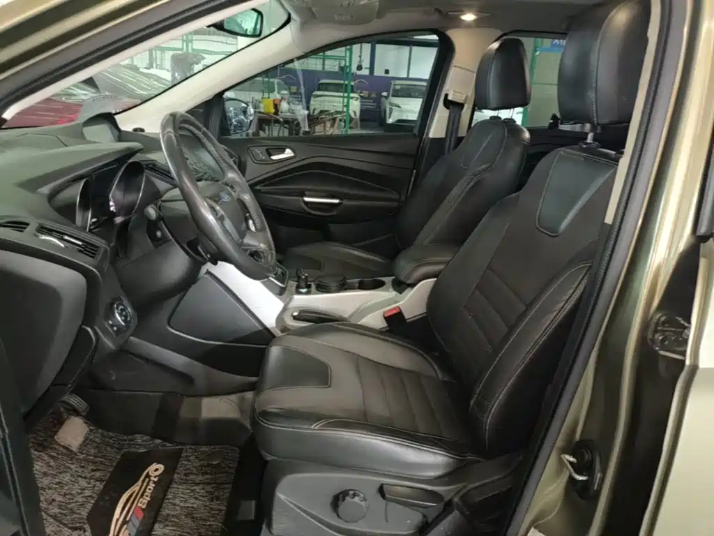 Ford Kuga — миниатюра 15
