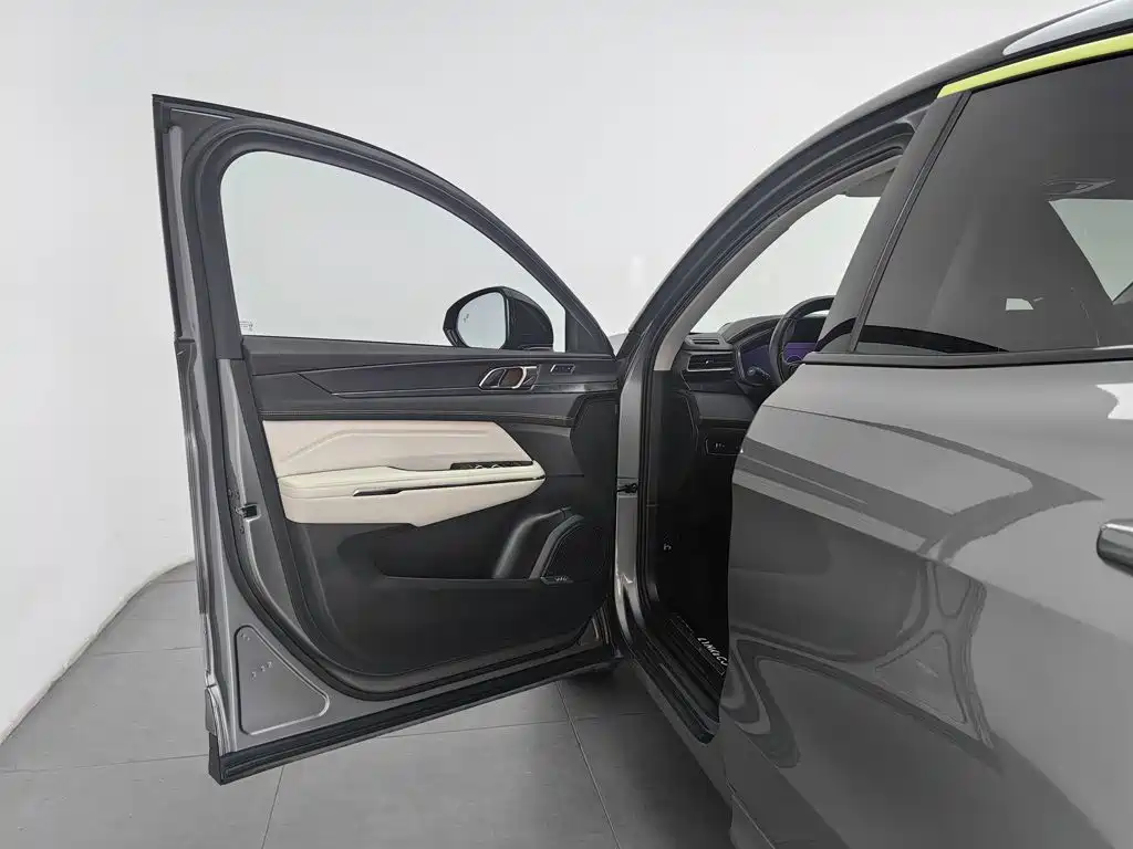 Lynk & Co 05 — миниатюра 8