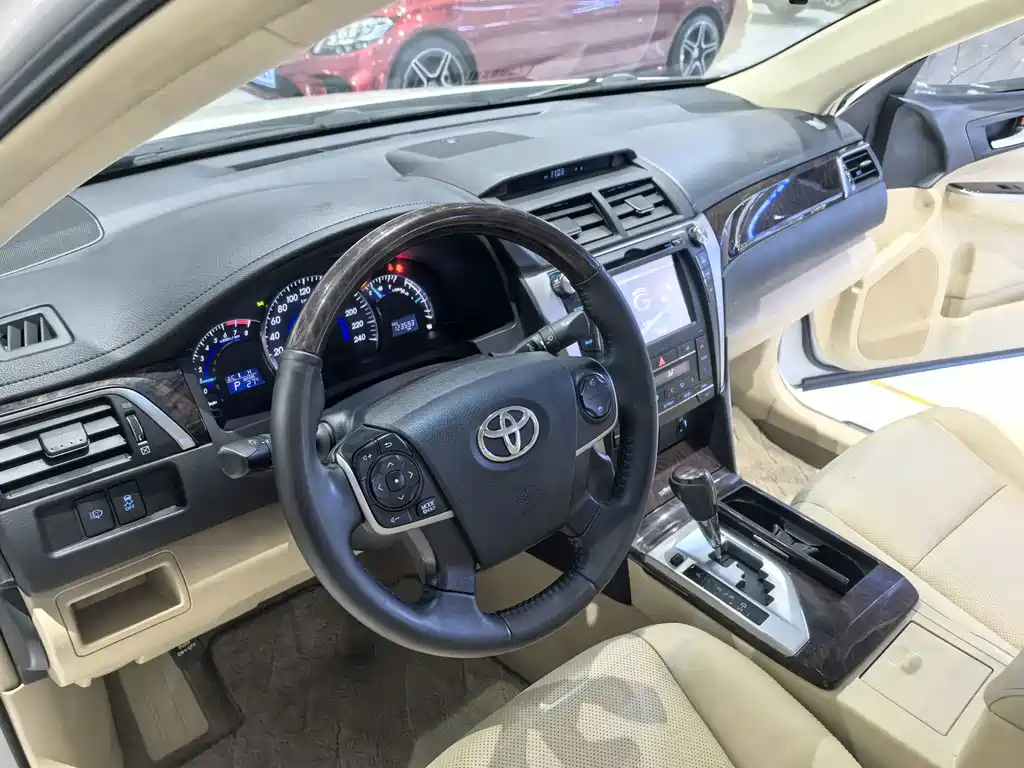 Toyota Camry — миниатюра 10