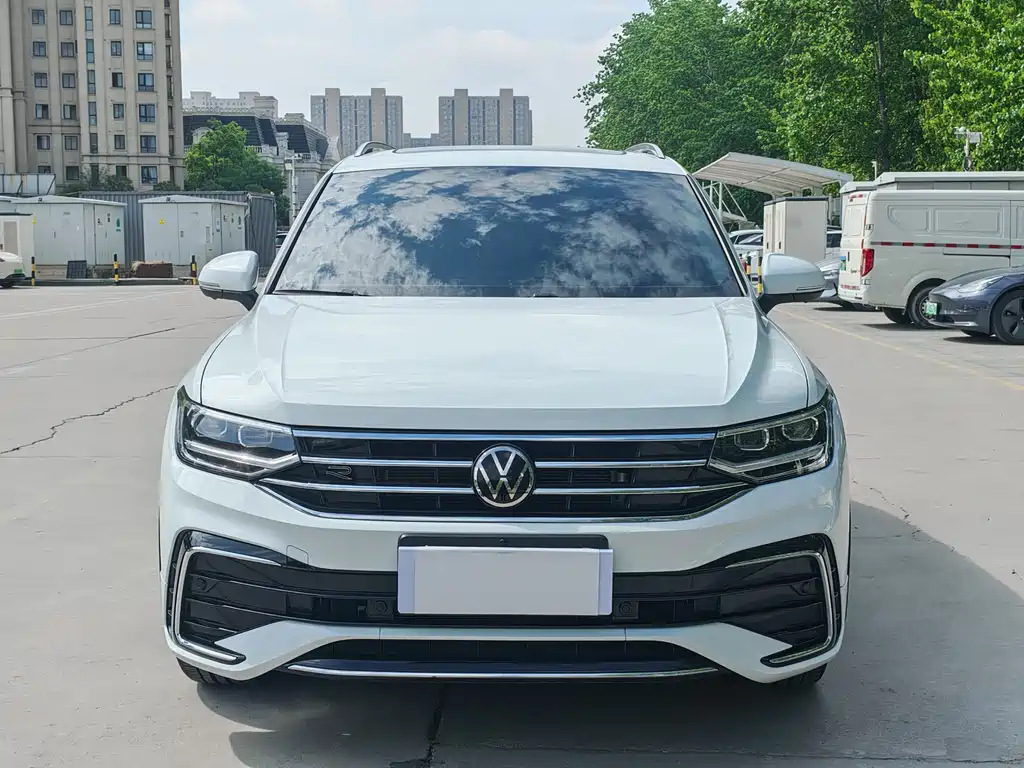Volkswagen Tiguan L L 2024 330TSI AT R-Line
