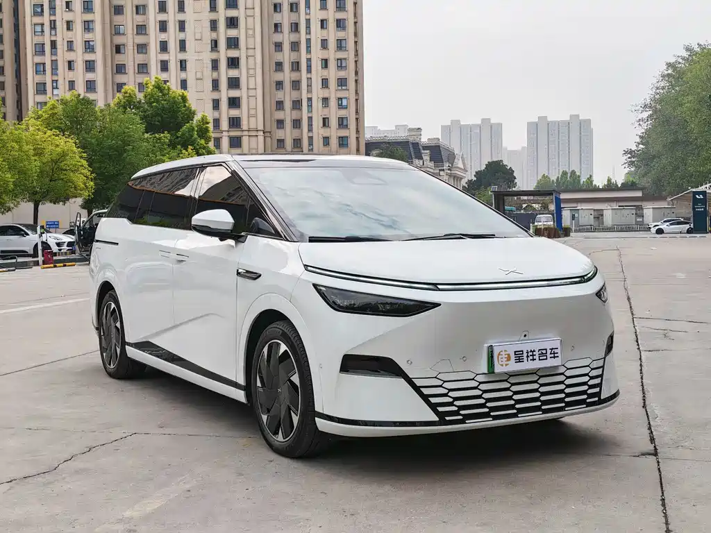XPeng X9 — миниатюра 3