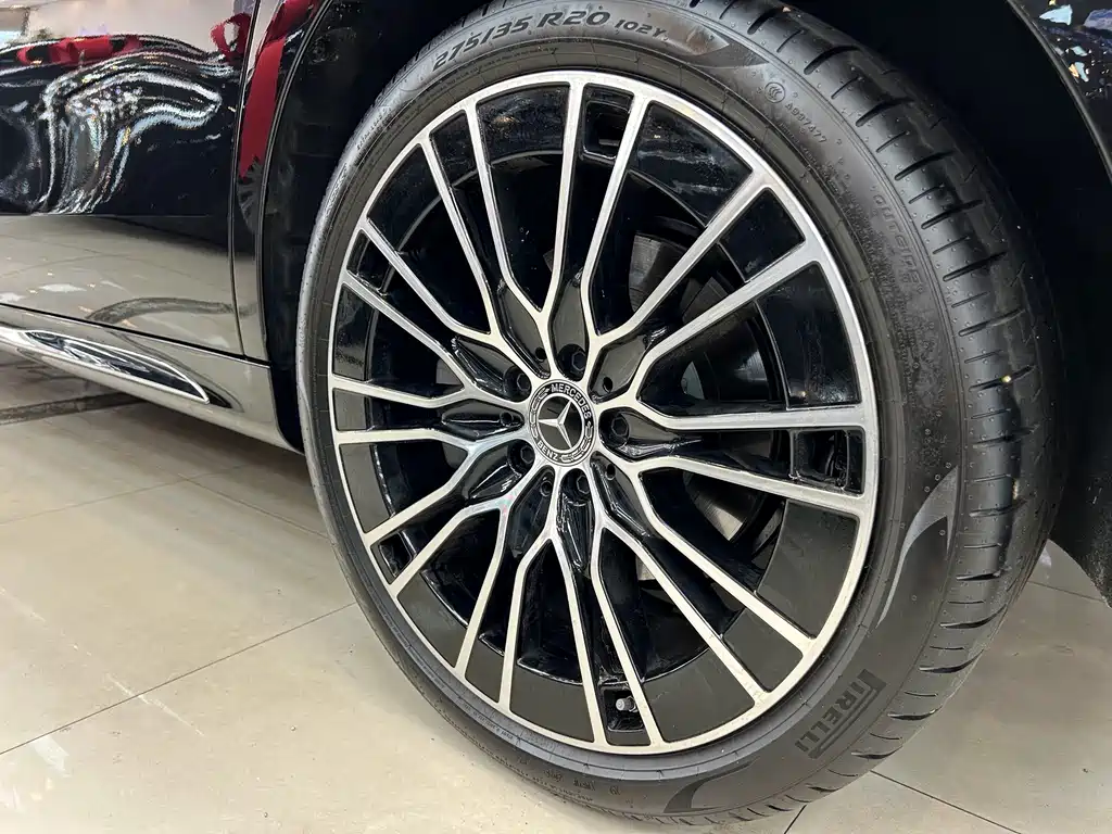 Mercedes-Benz E-Class — миниатюра 11