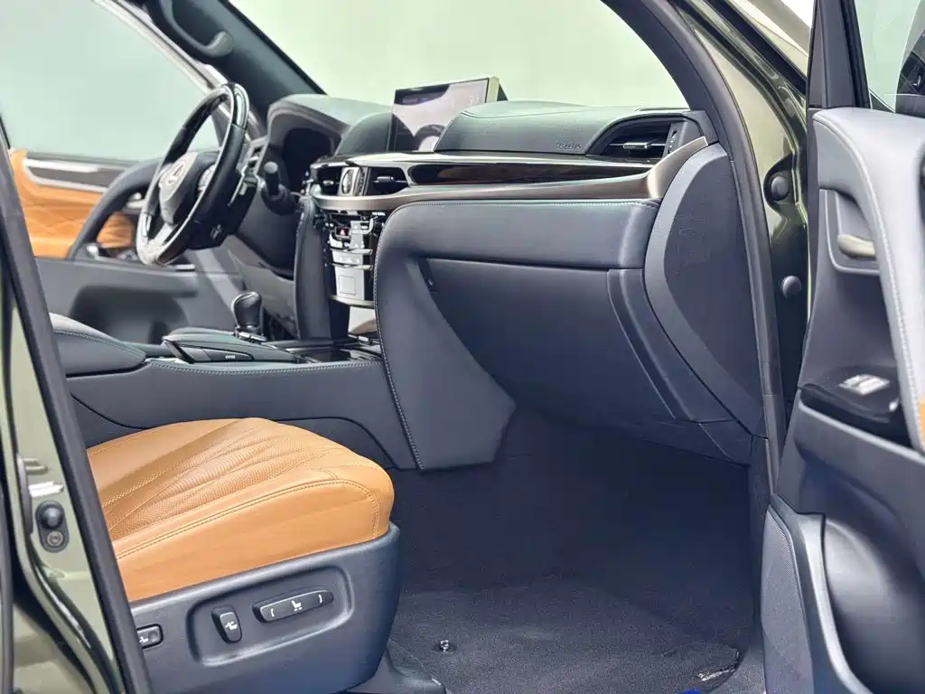 Lexus LX — миниатюра 19