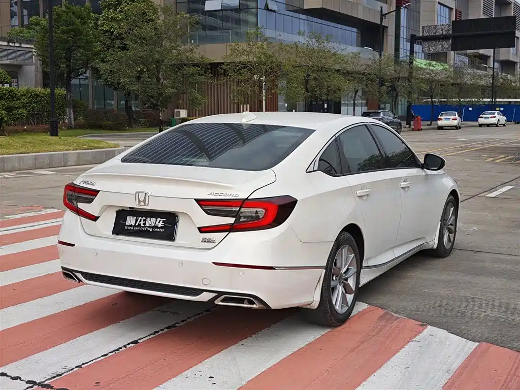 Honda Accord — миниатюра 9