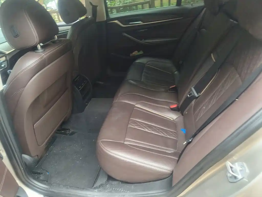 BMW 5 Series — миниатюра 15