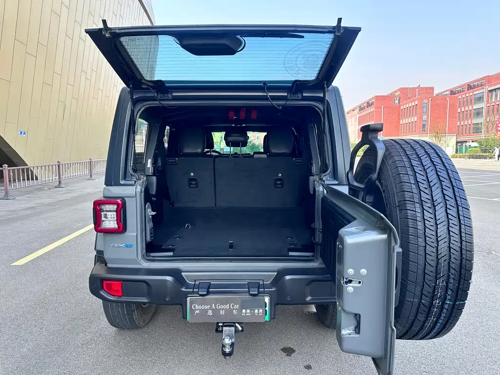 Jeep Wrangler PHEV — миниатюра 11